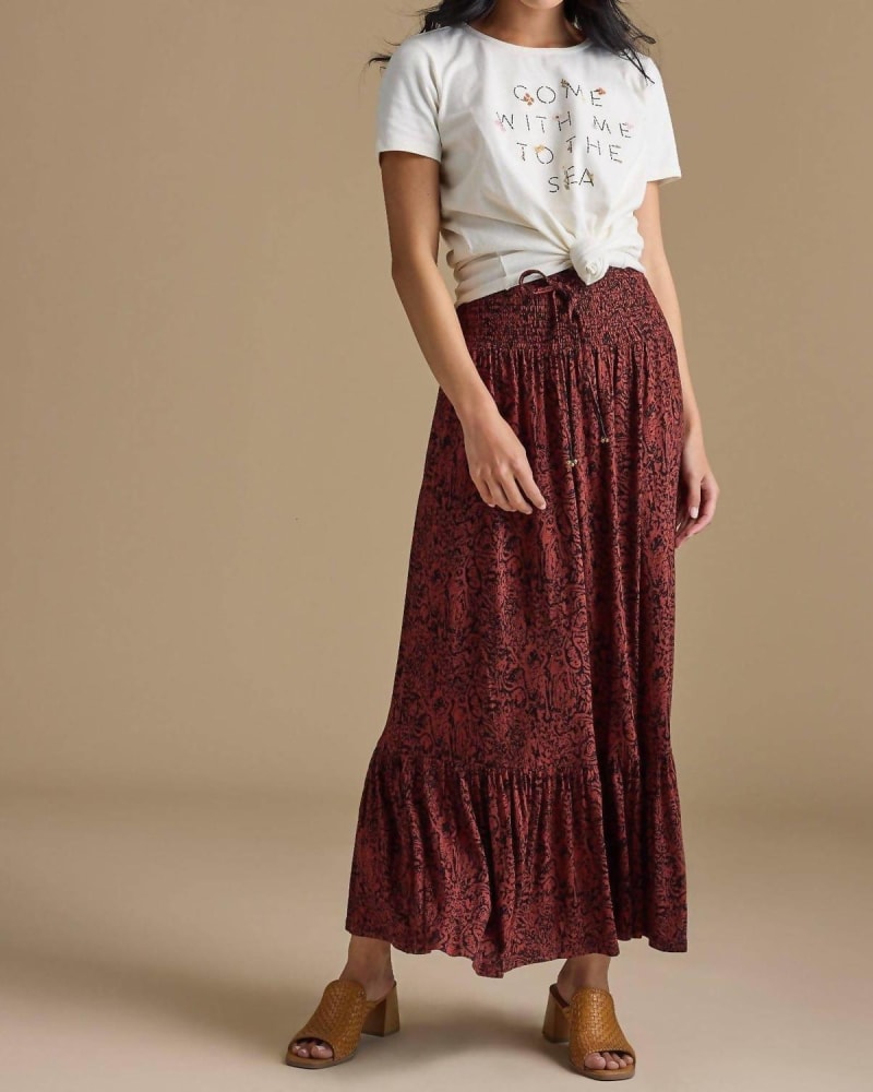 Front of a model wearing a size LARGE Laguna Skirt in Multi in Multi by DOWNEAST. | dia_product_style_image_id:339121